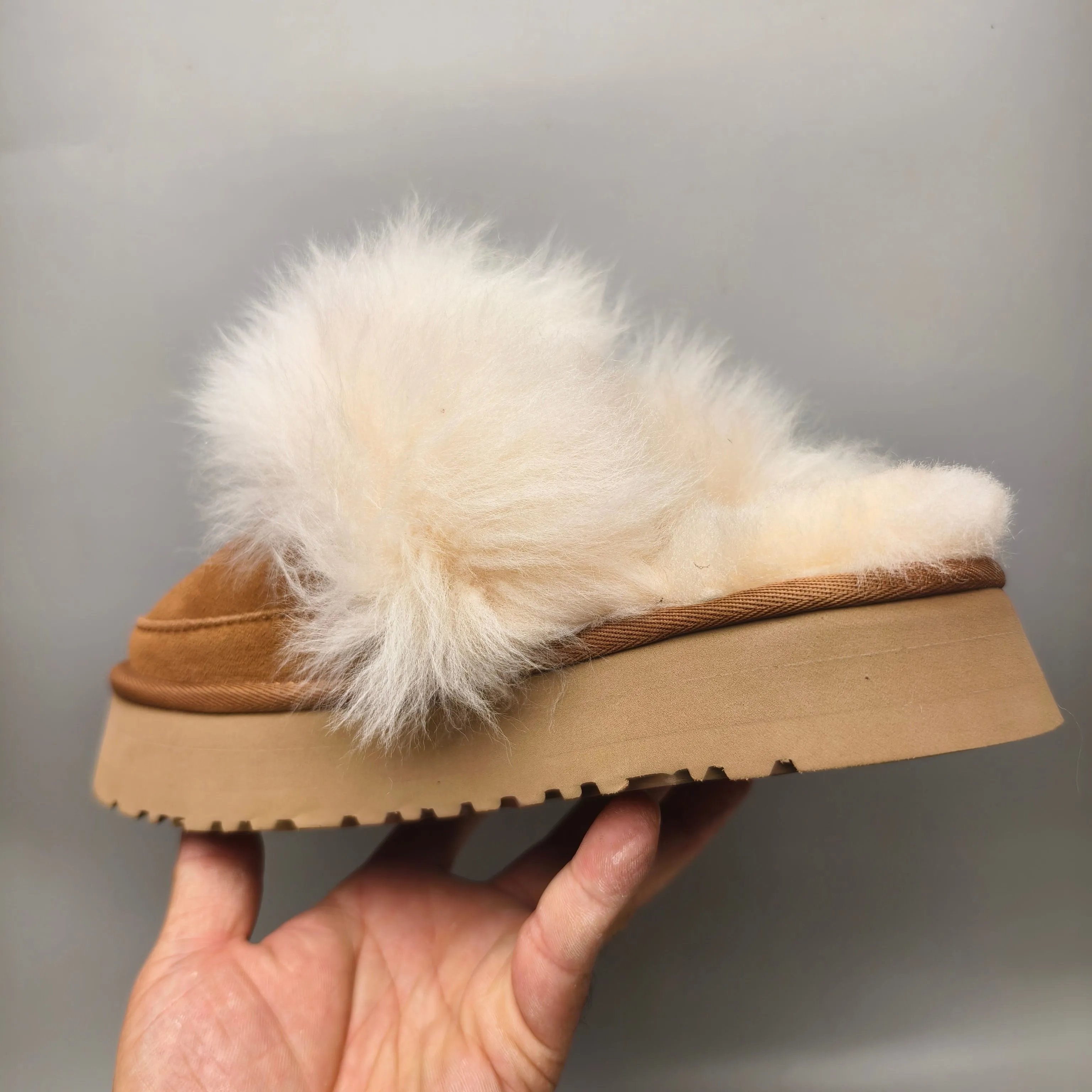 💰520 UGG sheepskin all-in-one snow boots 3930 fur-cuffed slip-ons color: sand, light blue, maroon Size: 35-41